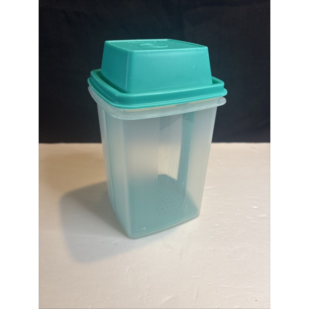 Tupperware Pick-A-Deli 4.5 Cup Square Pickle Container Strainer Teal Green